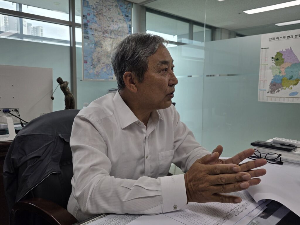 도로 유지관리와 시공품질에 관해 이야기하는 이영남 대표