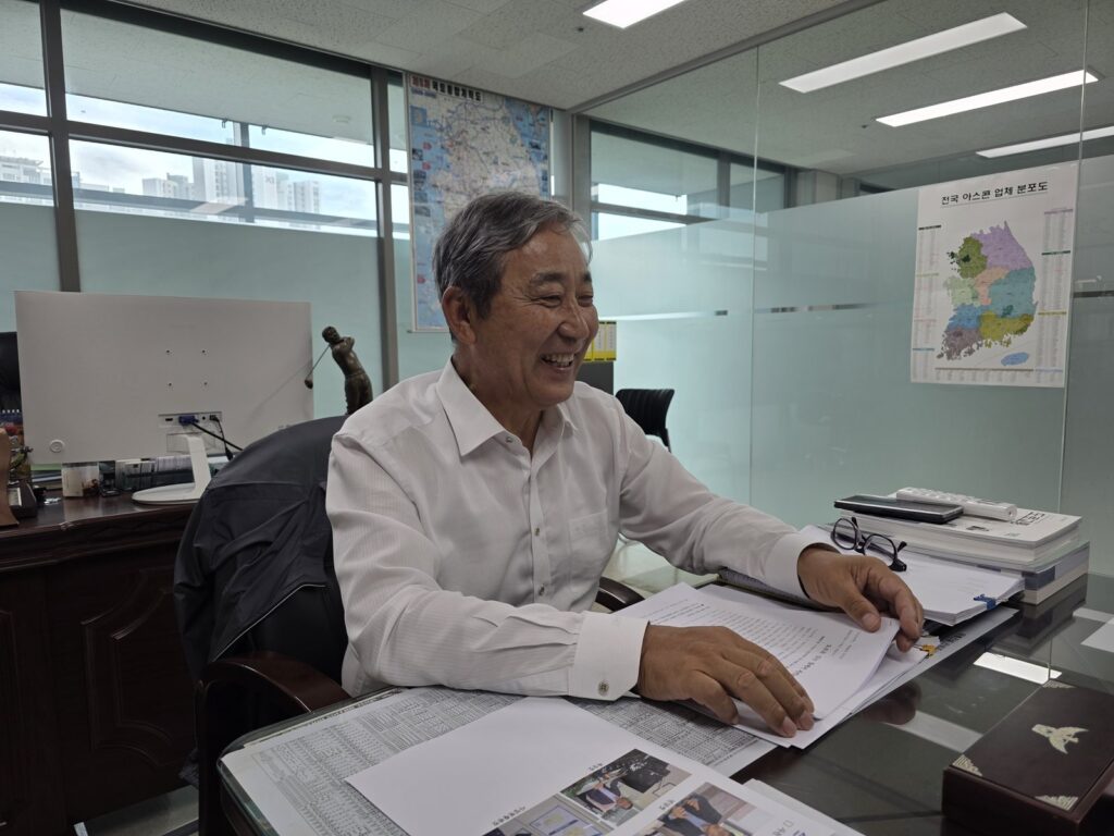 『도로교통』 독자들에게 메시지를 전하는 이영남 대표