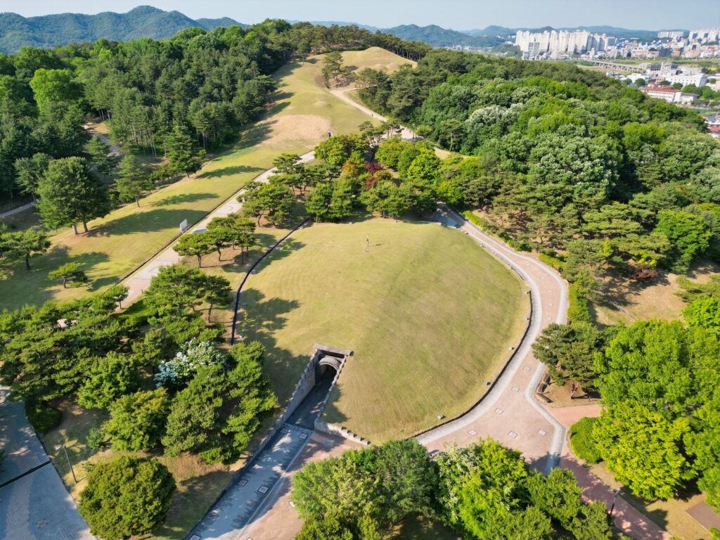 하늘에서 본 공주 무령왕릉과 왕릉원 ⓒ허준성